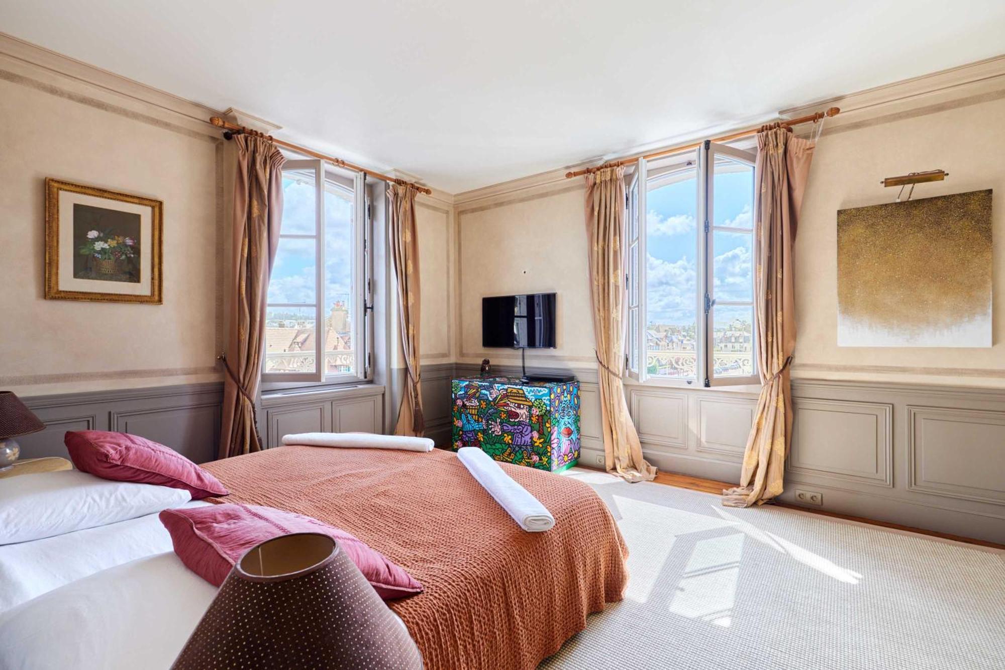 Luxurious 4 Bedroom Duplex, 200M From Place Morny Deauville Buitenkant foto