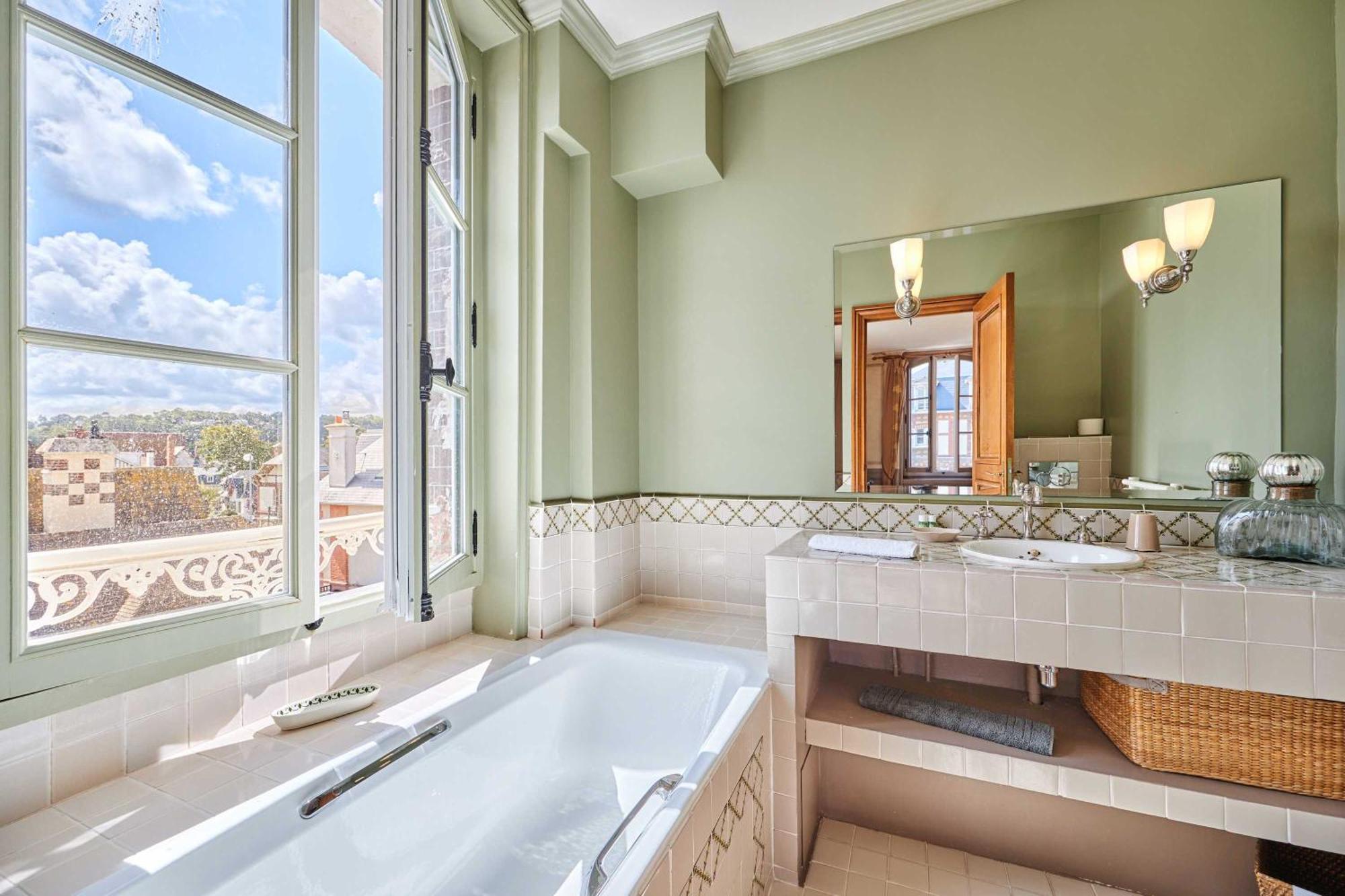 Luxurious 4 Bedroom Duplex, 200M From Place Morny Deauville Buitenkant foto