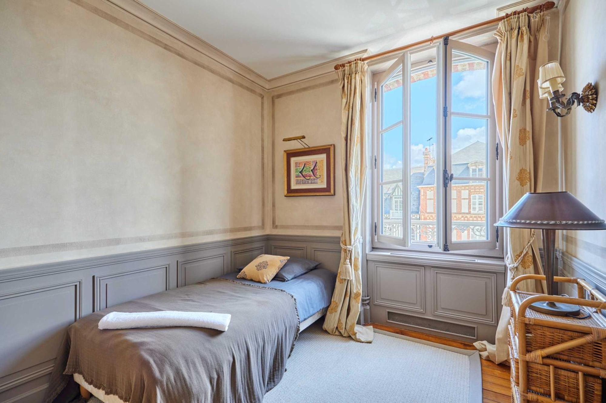 Luxurious 4 Bedroom Duplex, 200M From Place Morny Deauville Buitenkant foto